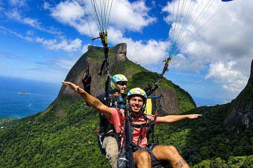 Rio De Janeiro Panoramic Parapente Flight with BOMVOO.rio 2