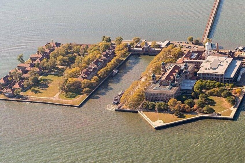 Private Statue of Liberty and Ellis Island Tour 2