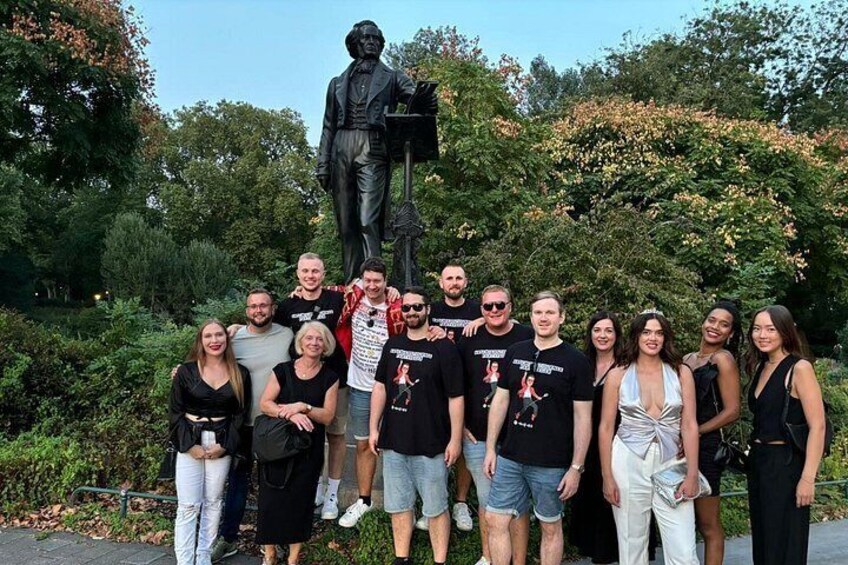 Private Düsseldorf Nightlife Tour: Shots & Club Entry 2
