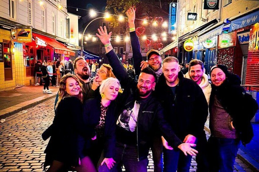 Hamburg: Bachelor(ette) Party – Shots & Club Entry 3