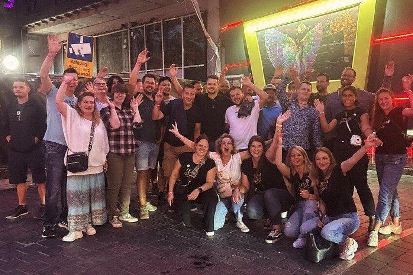 Hamburg: Bachelor(ette) Party – Shots & Club Entry 4