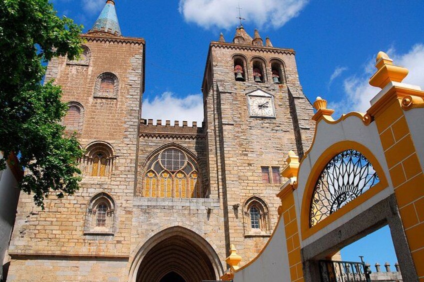 Évora : Love at First Sight – Private Walking Tour with a Local 2