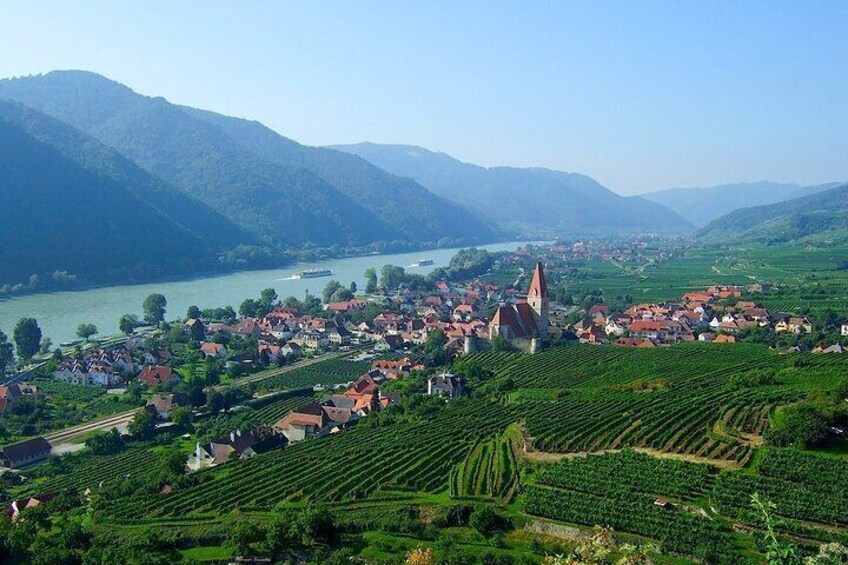 Wine, Lunch and Discover: A Private Guided Tour of Wachau Valley