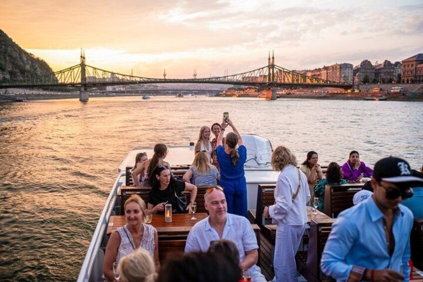 Budapest River Cruise with 1 Free Tokaj Frizzante and Audio Guide 2