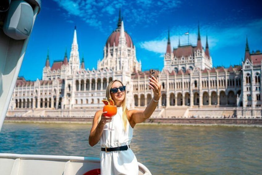 Budapest River Cruise with 1 Free Tokaj Frizzante and Audio Guide 2