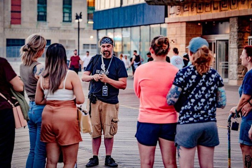 Our guides are here to thrill and wow you on a top rated, epic Fort Worth's walking tour! 3