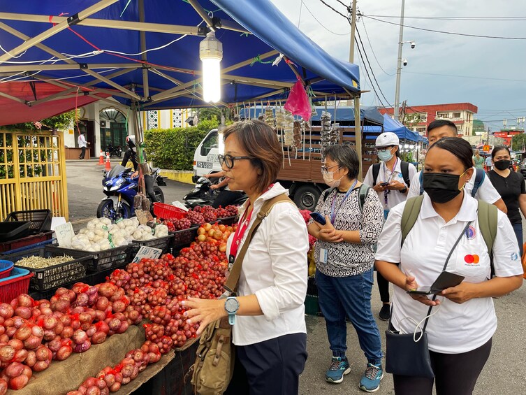 Afternoon Walking Food Tour of Central Market & Kampong Bahru with Tastings