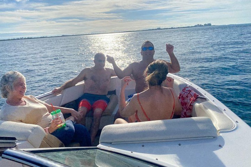 Half-Day Luxury Private Rose Island Pigs and Turtles Excursion 5