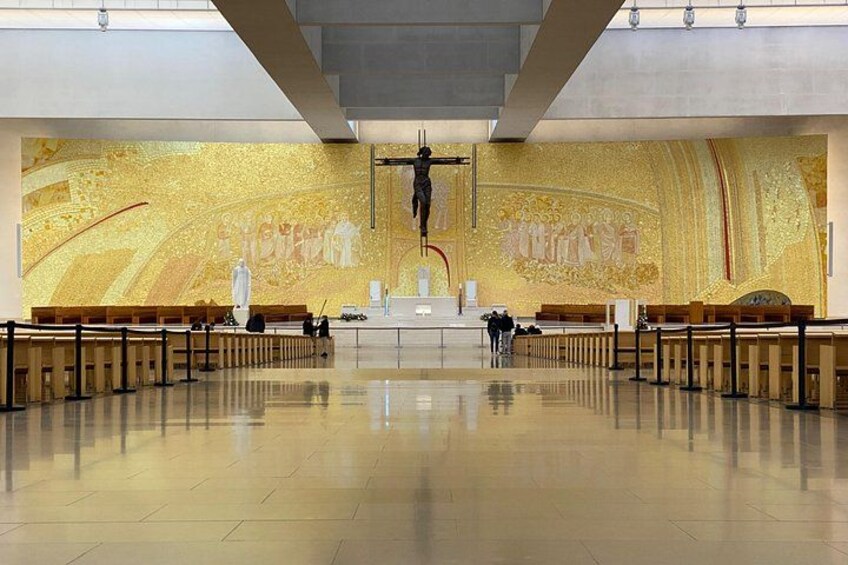 Basilic of Saint Trinity in Fatima 4