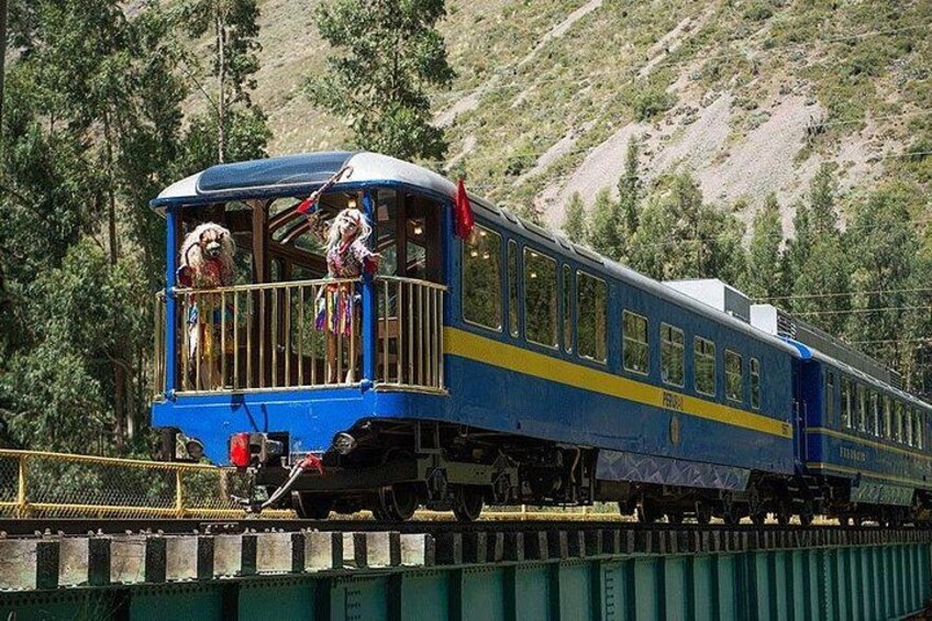 Vistadome train to Machu Picchu 3