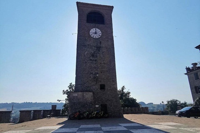 3 Hour E-bike Tour with Parmesan and Balsamic Vinegar 2