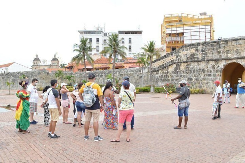 City Tour in Chiva through the City of Cartagena 4