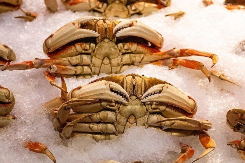 Crabs on ice. 5