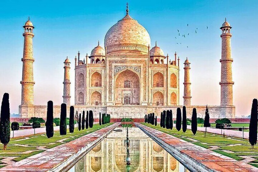 Private Sunrise half-day tour at Taj Mahal with visiting to Agra Fort 4