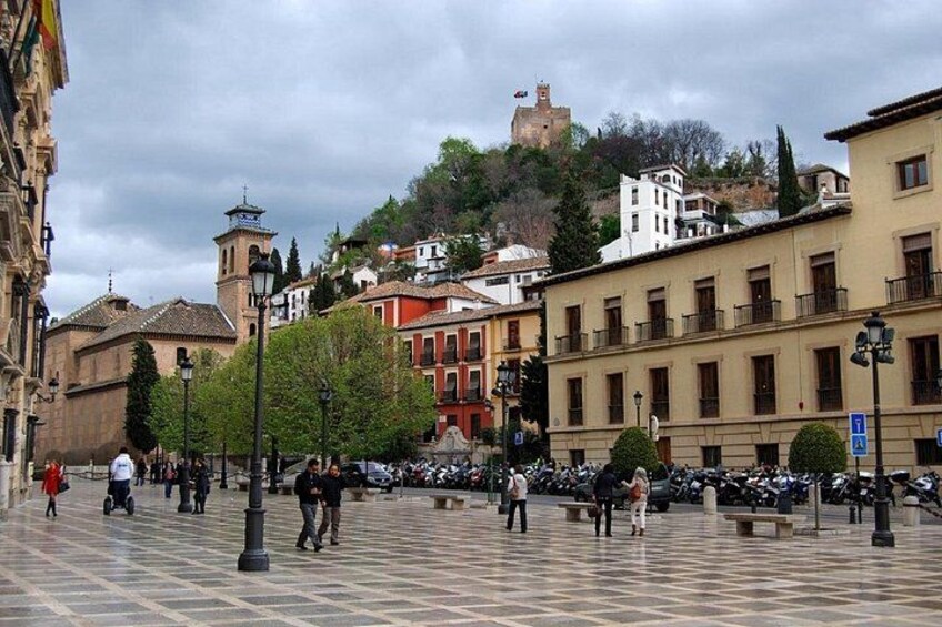 Two-Hour Walking Tour Visiting Albaicín and Sacromonte 1