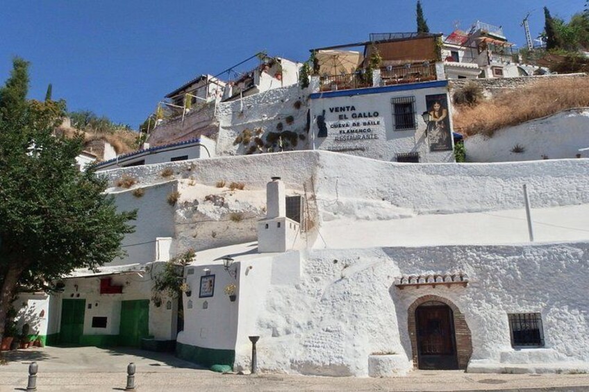 Two-Hour Walking Tour Visiting Albaicín and Sacromonte 2