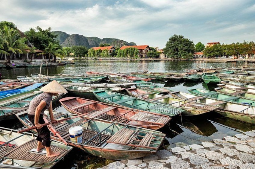 Ninh Binh Full-Day Small Group of 9 Guided Tour from Hanoi 1
