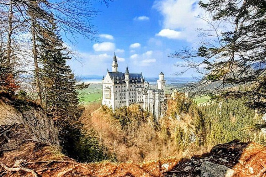 EXCLUSiVE SKIP-THE-CROWDS Neuschwanstein and Linderhof Castle Tour from Munich INCL. TICKETS 4