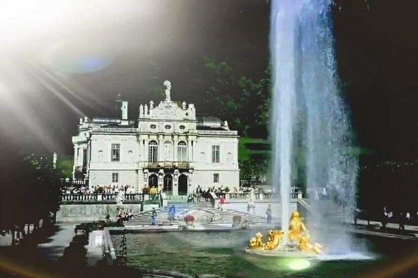 EXCLUSiVE SKIP-THE-CROWDS Neuschwanstein and Linderhof Castle Tour from Munich INCL. TICKETS 2