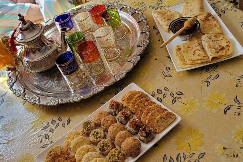 Cook Moroccan Food & Try on Traditional Clothes like a local 2