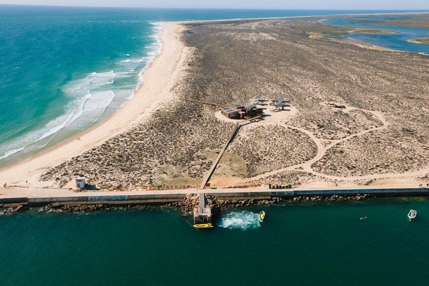 The tour first stop is Ilha Deserta, where you can explore until the southermost point of mainland portugal - Cabo St Maria, enjoy the beach and have lunch at Estaminé Restaurant. 4