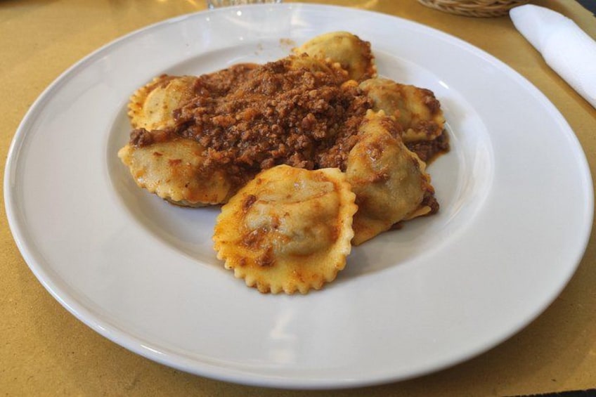 Lucca’s Ultimate Food Tour: Full Tuscan Meal by Do Eat Better 1