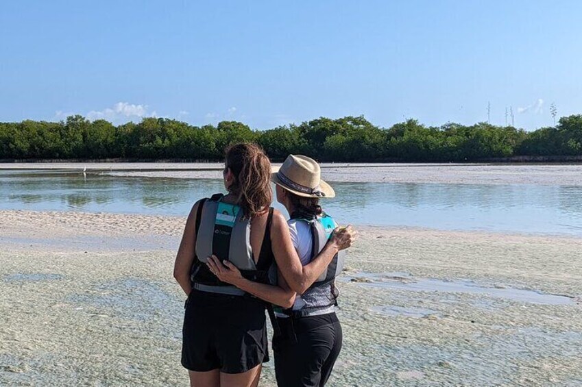2-Hour Private Kayak Tour with Guide in Ciénaga de Chuburná 1