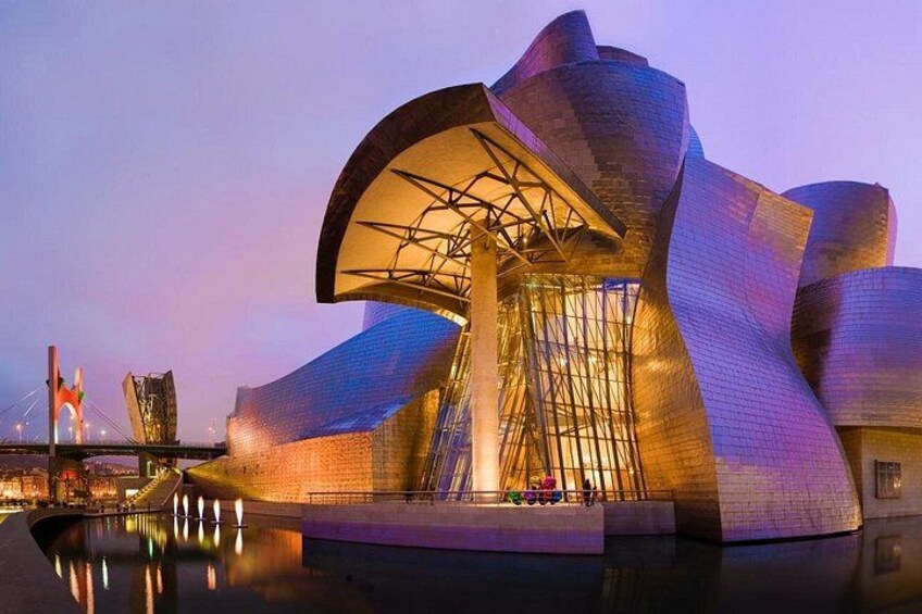 Guggenheim Bilbao Museum Private Small Group Tour with Ticket 2