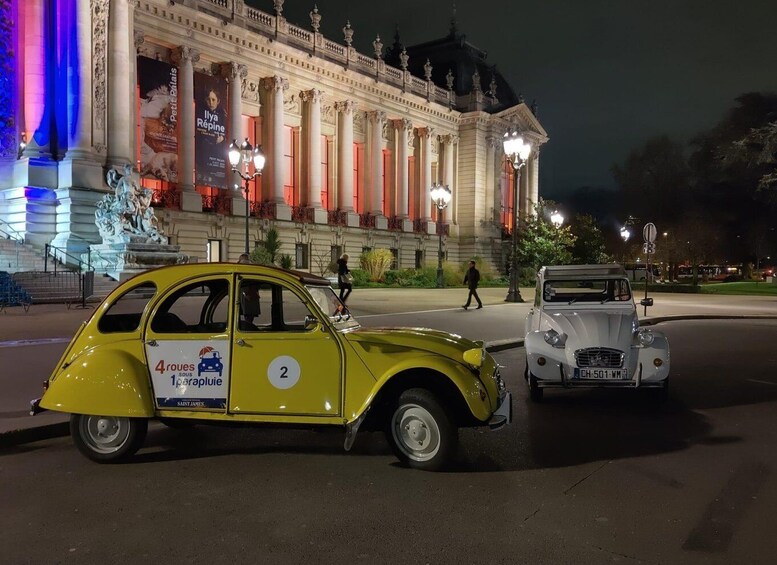 Paris Private Christmas lights tour in Citroën 2CV 2h