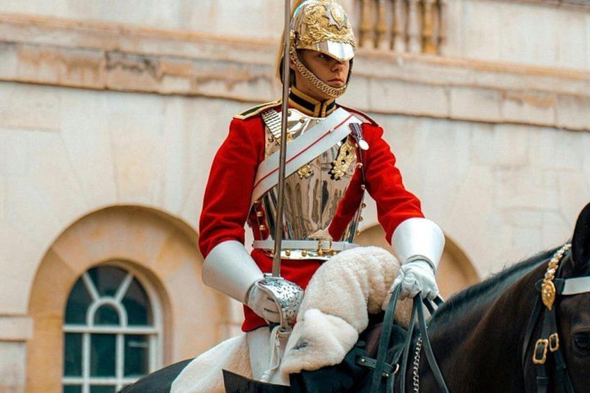 Changing of the Guard Walking Tour in London at Buckingham Palace 2