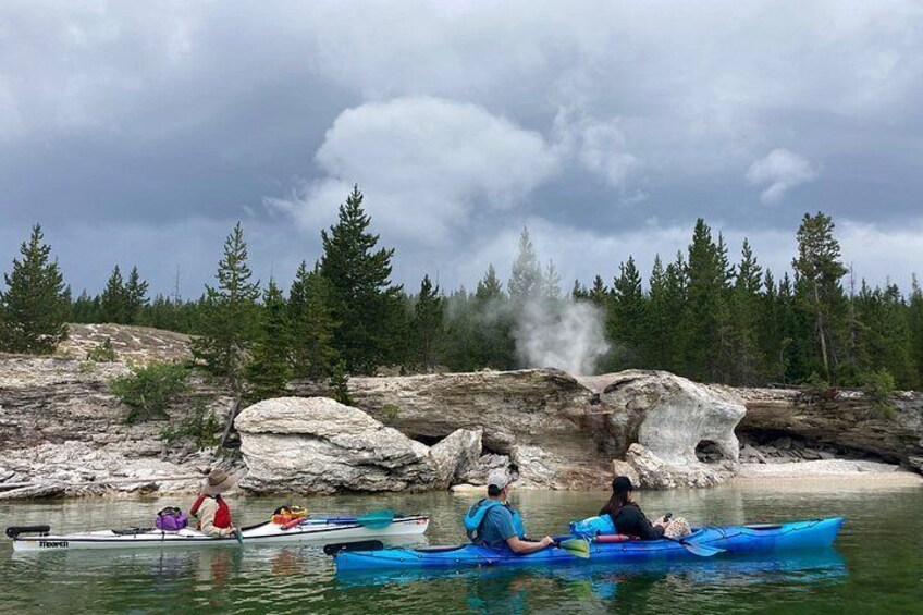 Yellowstone Lake & Hot Springs / 3 Hour Morning or Twilight Tour 2