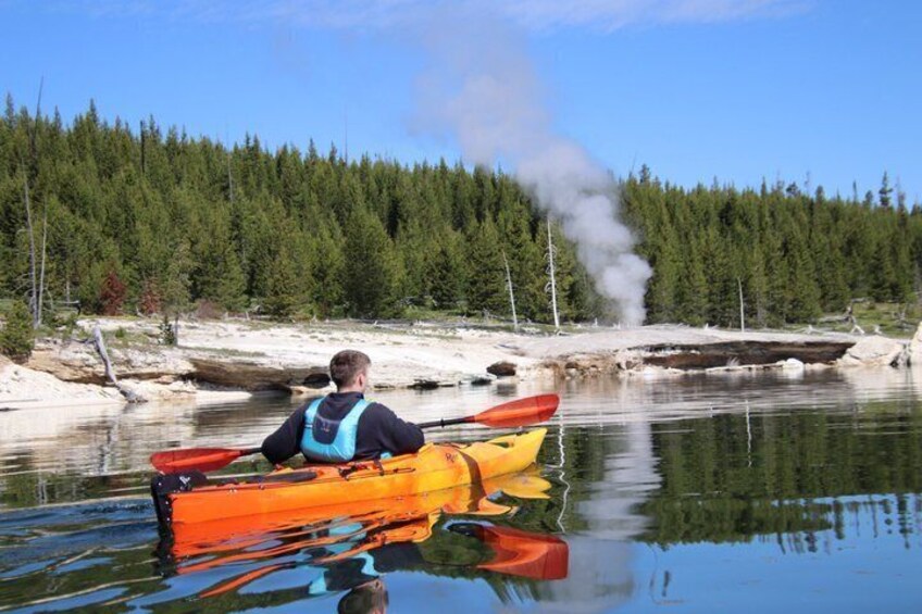 Yellowstone Lake & Hot Springs / 3 Hour Morning or Twilight Tour 3