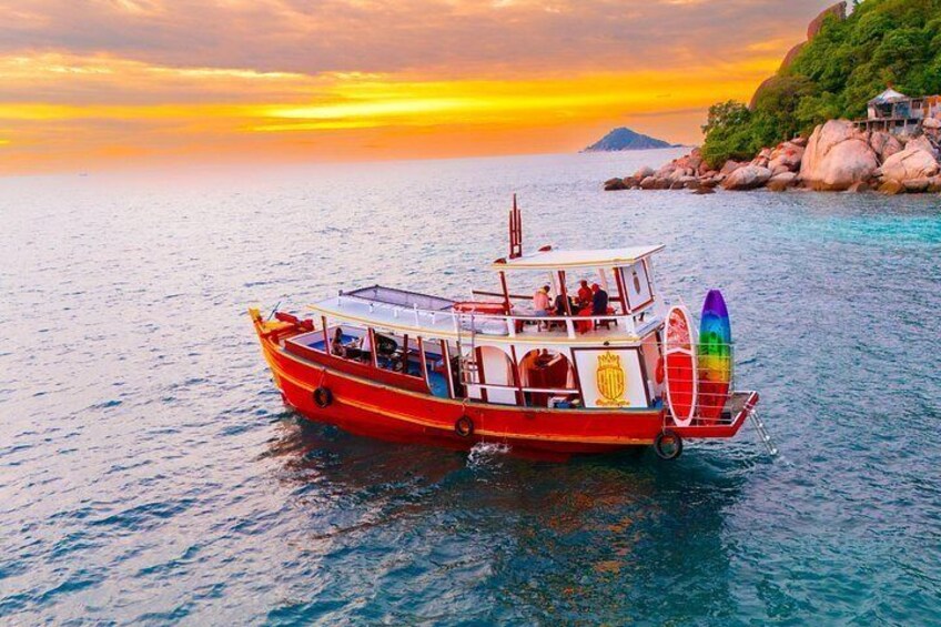 Ko Tao: Vintage Boat - Small Group Snorkeling Day Trip with Meals 3