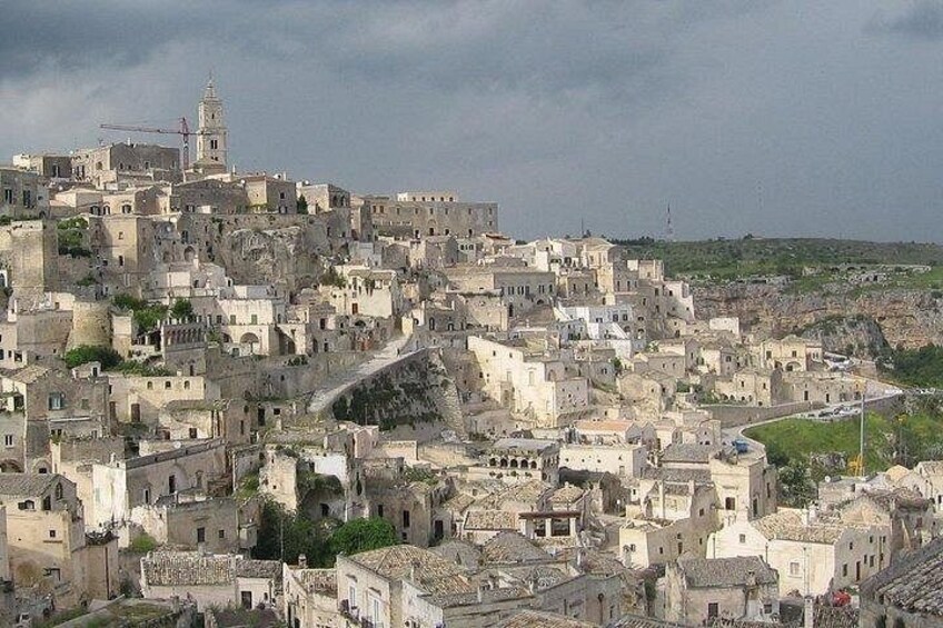 Guided Tour to the Sassi of Matera in Spanish 2