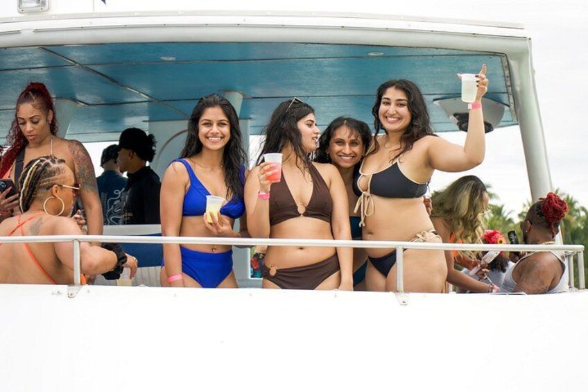 Punta Cana Booze Cruise with Snorkeling, Sand Bar, and Transfers 2