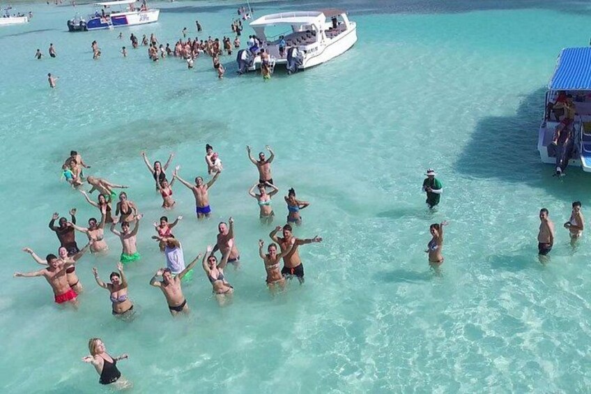 Punta Cana Booze Cruise with Snorkeling, Sand Bar, and Transfers 4