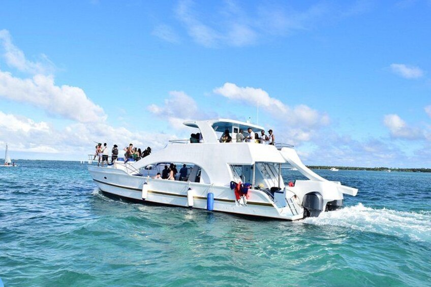 Punta Cana Booze Cruise with Snorkeling, Sand Bar, and Transfers 1