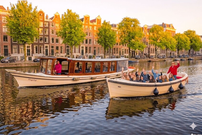 Amsterdam: 90 min Cruise with Local Guide & Dutch Snacks 1