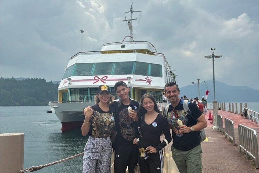 Mt Fuji & Hakone Tour: Cruise, Drum Show & Bullet Train Return 4