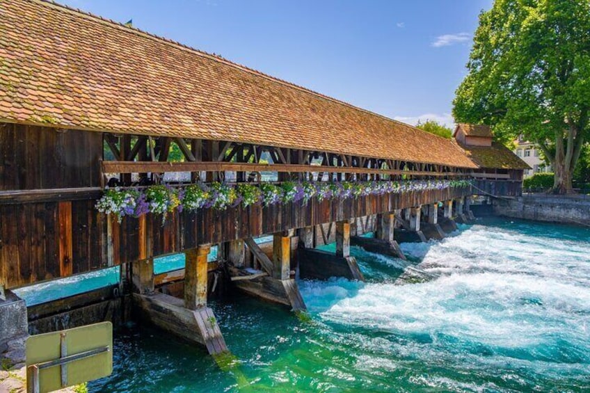 Full-Day Tour Beatus Caves and Lake Thun Cruise 5