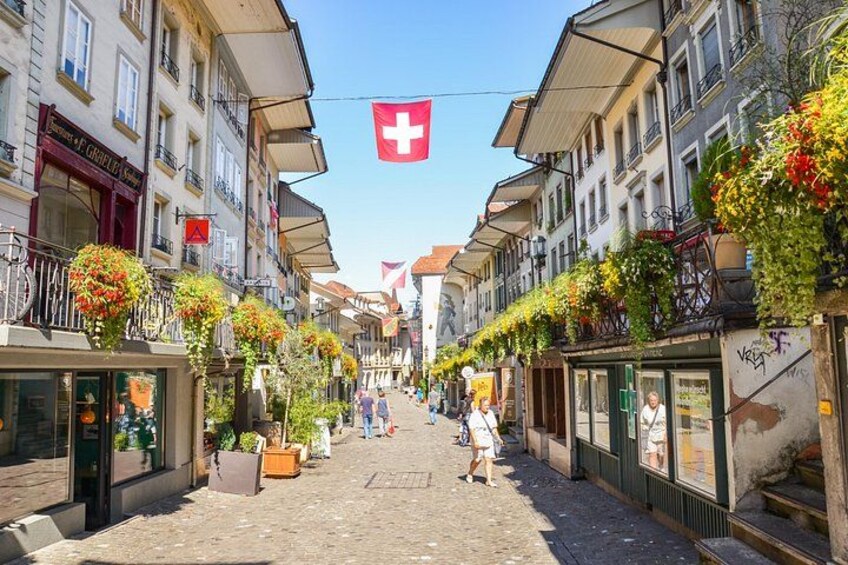 Beatus Caves, Lake Thun Cruise & Thun City Tour 3