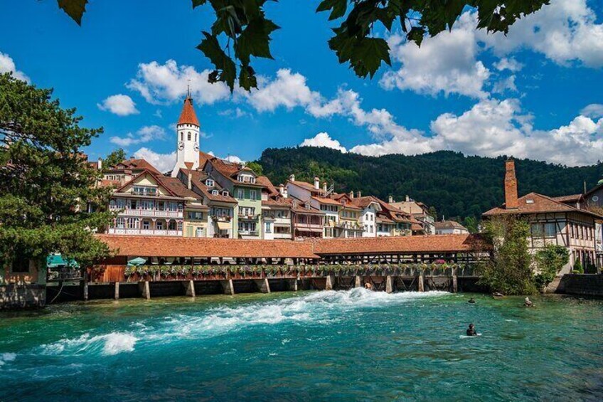Full-Day Tour Beatus Caves and Lake Thun Cruise 4