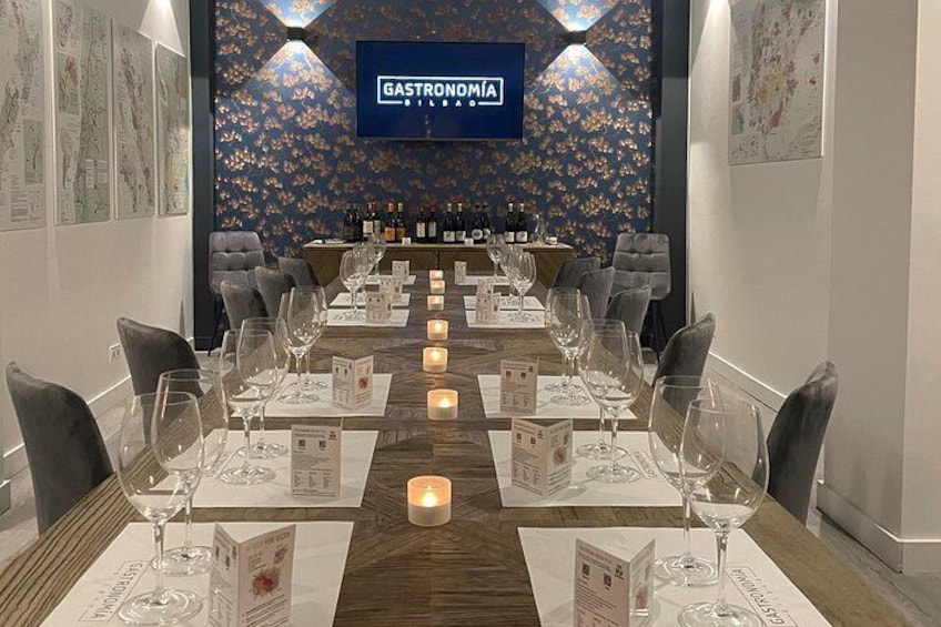 Rioja & Txakoli Wine Tasting in Bilbao with a Local Sommelier 4