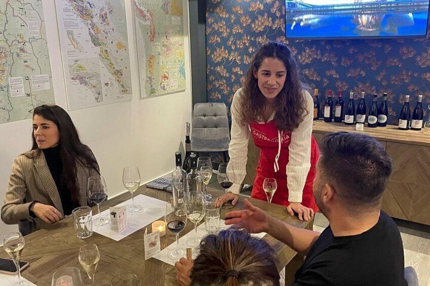 Rioja & Txakoli Wine Tasting in Bilbao with a Local Sommelier 3