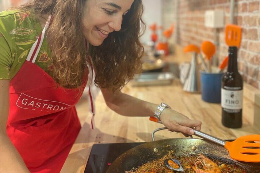 Paella and Burnt Basque Cheesecake Cooking Class in Bilbao 1