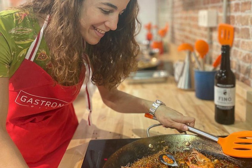 Paella and Burnt Basque Cheesecake Cooking Class in Bilbao 1
