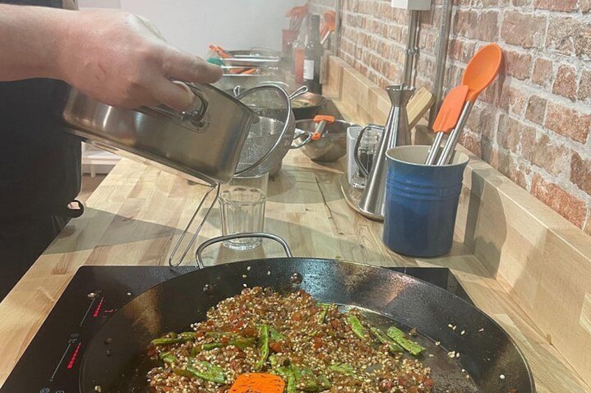 Paella and Burnt Basque Cheesecake Cooking Class in Bilbao 4