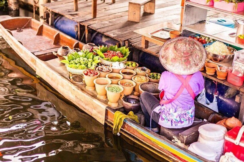 Damnoen Saduak Floating Market and Maeklong Railway Market Tour 4