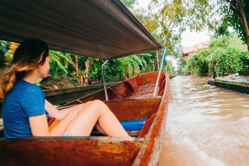 Damnoen Saduak Floating Market and Maeklong Railway Market Tour 5