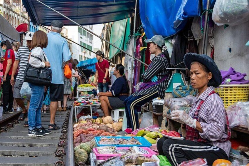 Maeklong Railway Market 2